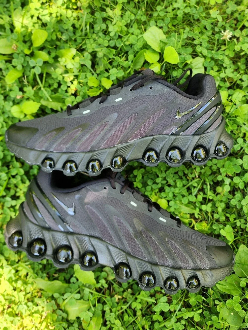 Sz 9.5 - 🆕️ Men's Nike Air Max Dn8 Black Low-Top Running Shoes $210